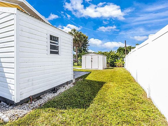 3rd image of 3155 Key Ln