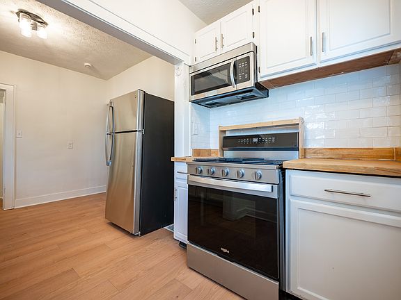 5th image of 3438 Carrollton Ave