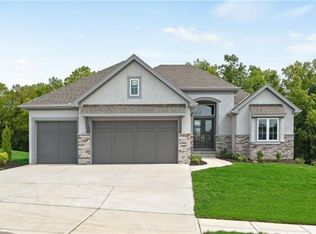 5700 NW Barn Hill Rd, Parkville, MO 64152