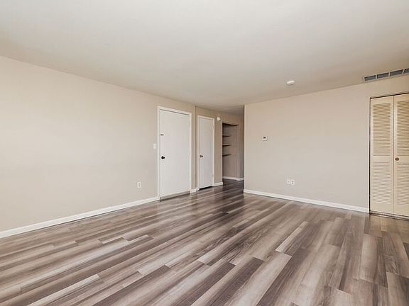 5th image of 6533-6545 Conway Dr #6537