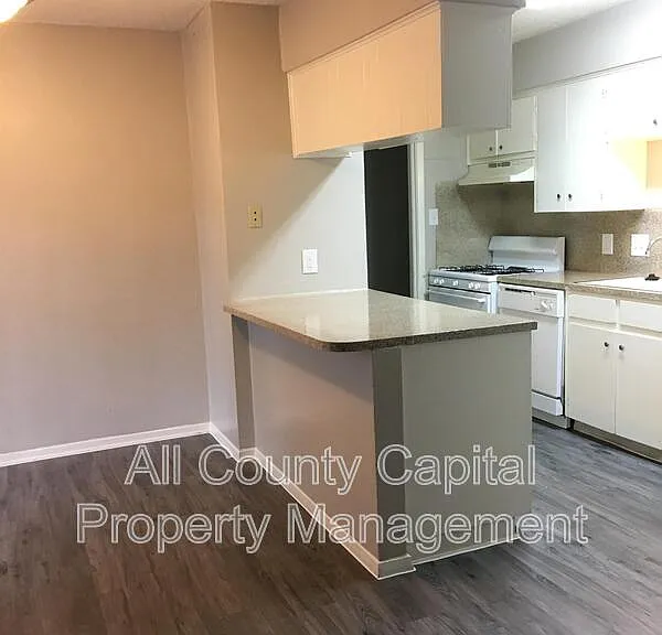 6506 S 1st St #104 — Photo 4