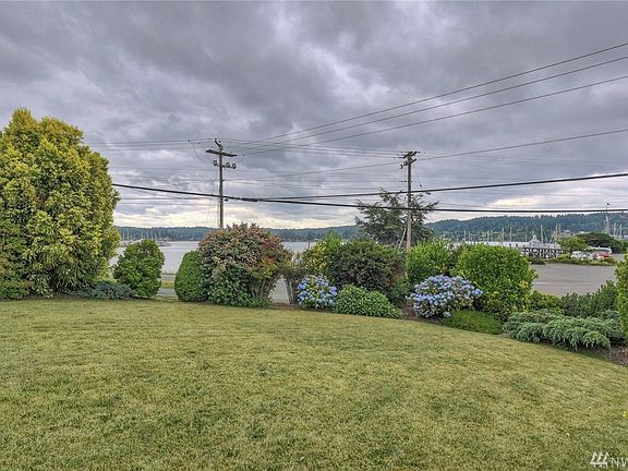 3rd image of 18122 6th Ave NE
