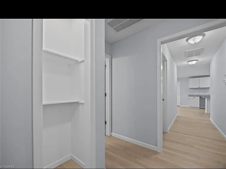 728 W Banner Ave — Photo 8