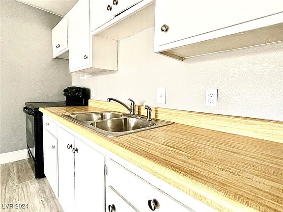 3rd image of 3727 Hazelwood St APT 24