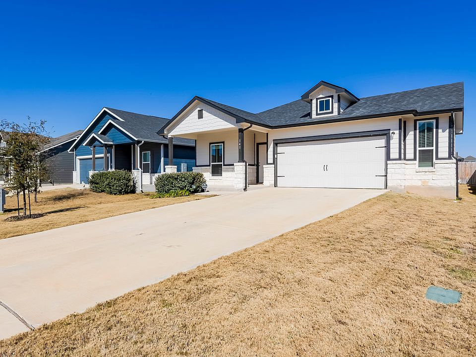 1st image of 141 Yellowstone Dr
