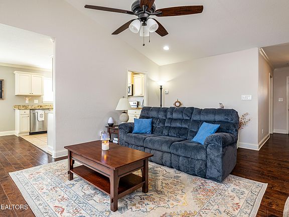 5th image of 2144 Olivia Cir