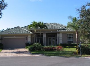 1906 Manchester Cir, Naples, FL 34109