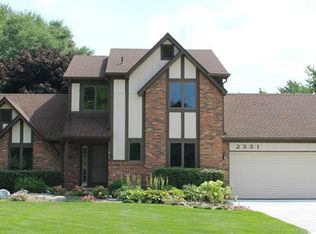 2331 Cumberland Rd, Rochester Hills, MI 48307