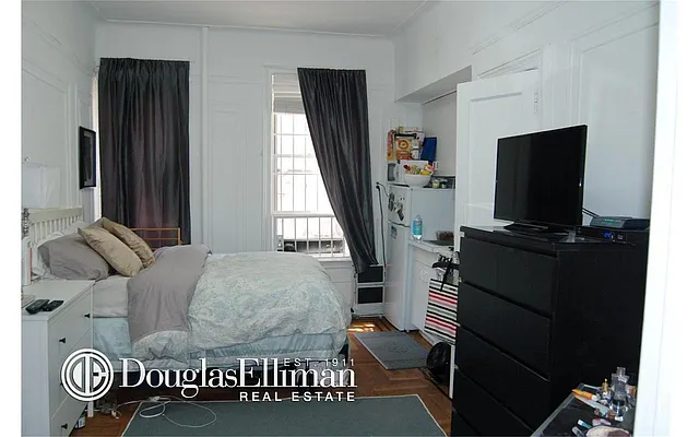 Rented by Douglas Elliman | media 9