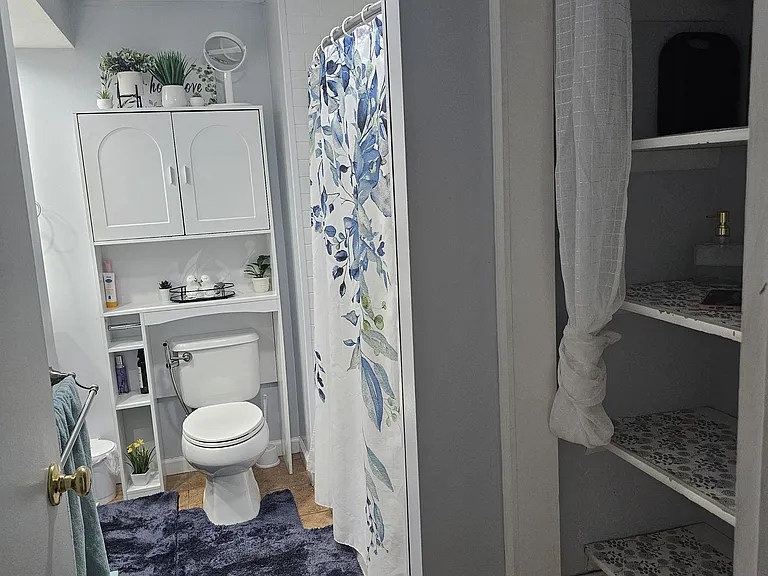 Main Bathroom