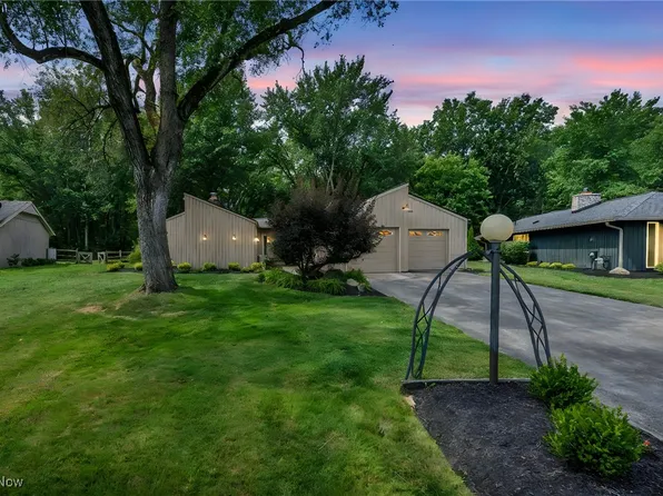 4984 Leafy Mill Ln, North Ridgeville, OH 44039