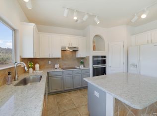906 La Garganta, San Antonio, TX 78258