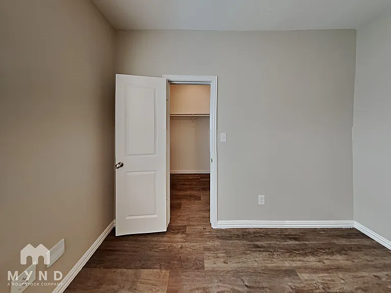 3263 Karen St — Photo 11
