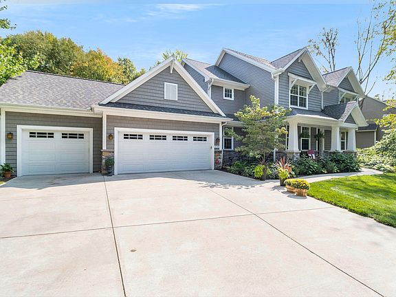 2nd image of 6368 Hidden Lake Cir #131