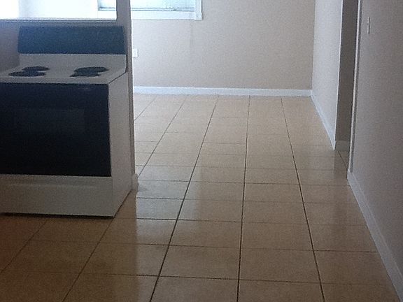 5th image of 2809 Paine Ln