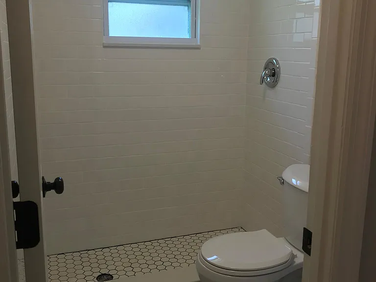 2099 NE Goolsby St — Photo 5