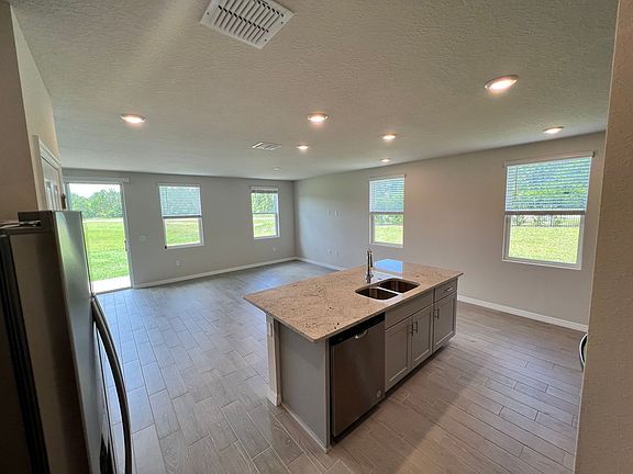 5th image of 708 Legacy Village Dr