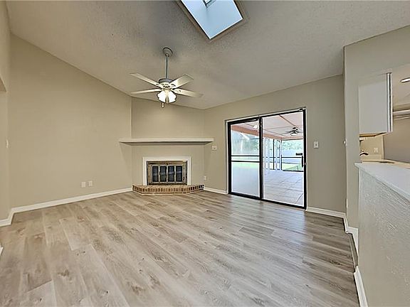 5th image of 629 Deer Run Ct