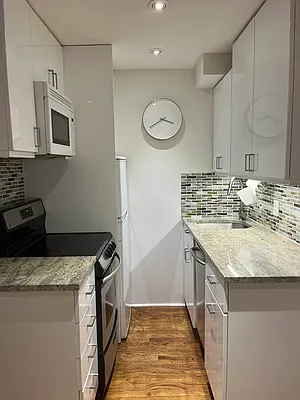 Rented by Compass | media 25