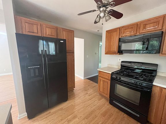3rd image of 317 N Cresthill Ave