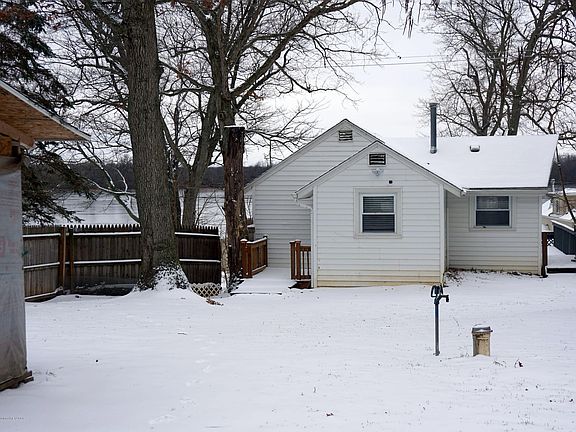 3rd image of 9321 Oakdale Dr