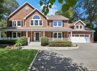 11 Cobblestone Court, Centerport, NY 11721