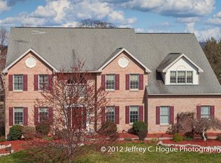 23 Laura Ct, Reading, PA 19608