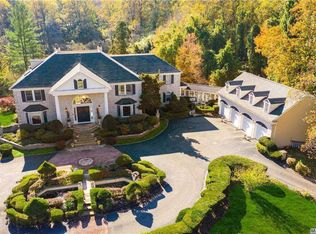 23 Fort Salonga Rd, Centerport, NY 11721