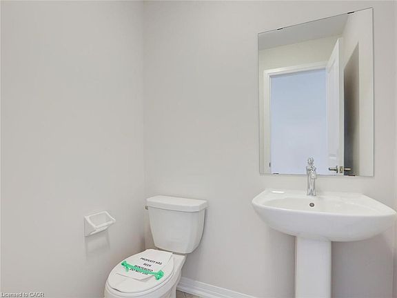 5th image of 15 Blacklock St #17