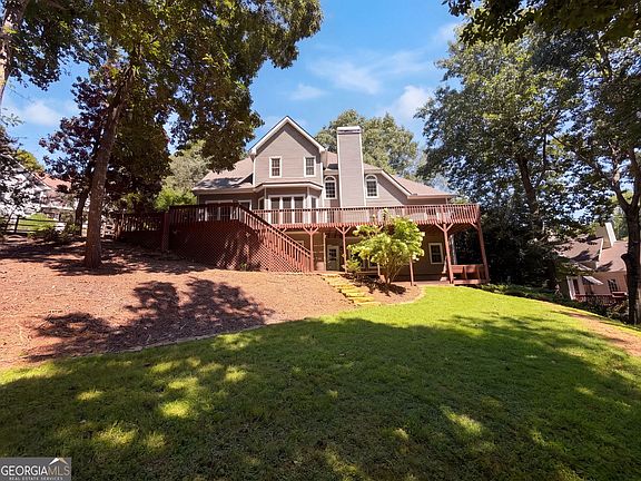 5th image of 3320 Sweetwater Dr