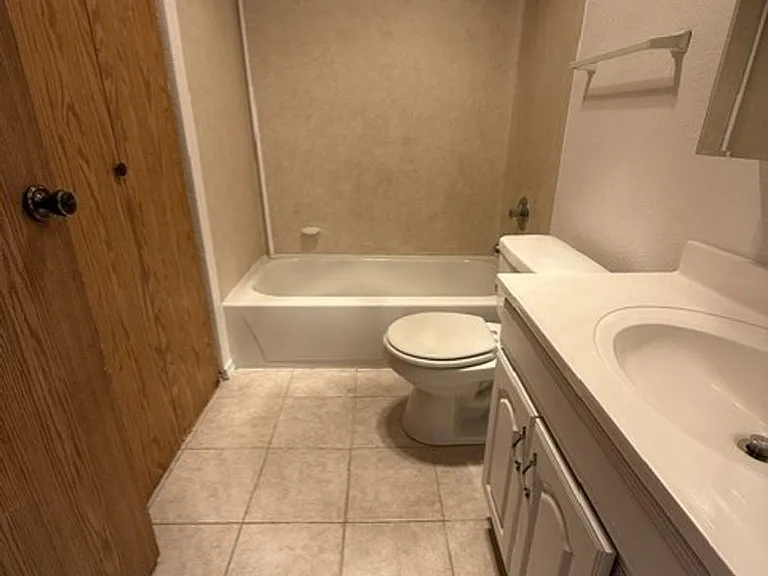 Price 4-Plex - Bothell — Photo 16