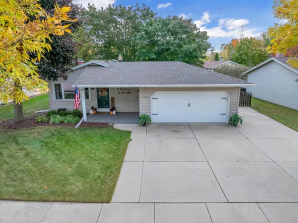 1743 Knoll Crest DRIVE, Sheboygan, WI 53081