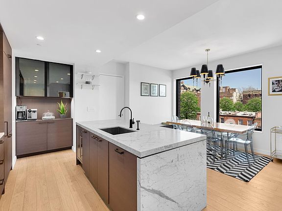 5th image of 100 Barrow St #6D