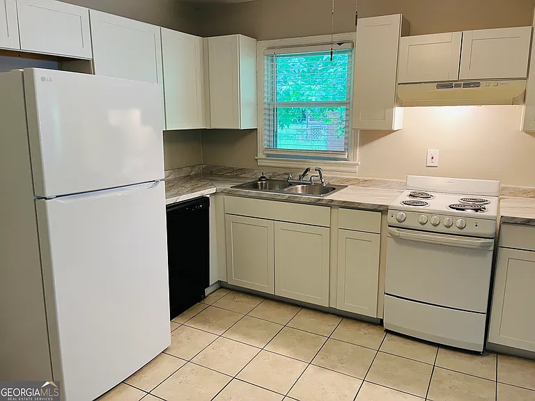 4531 Wesley Dr #B — Photo 8