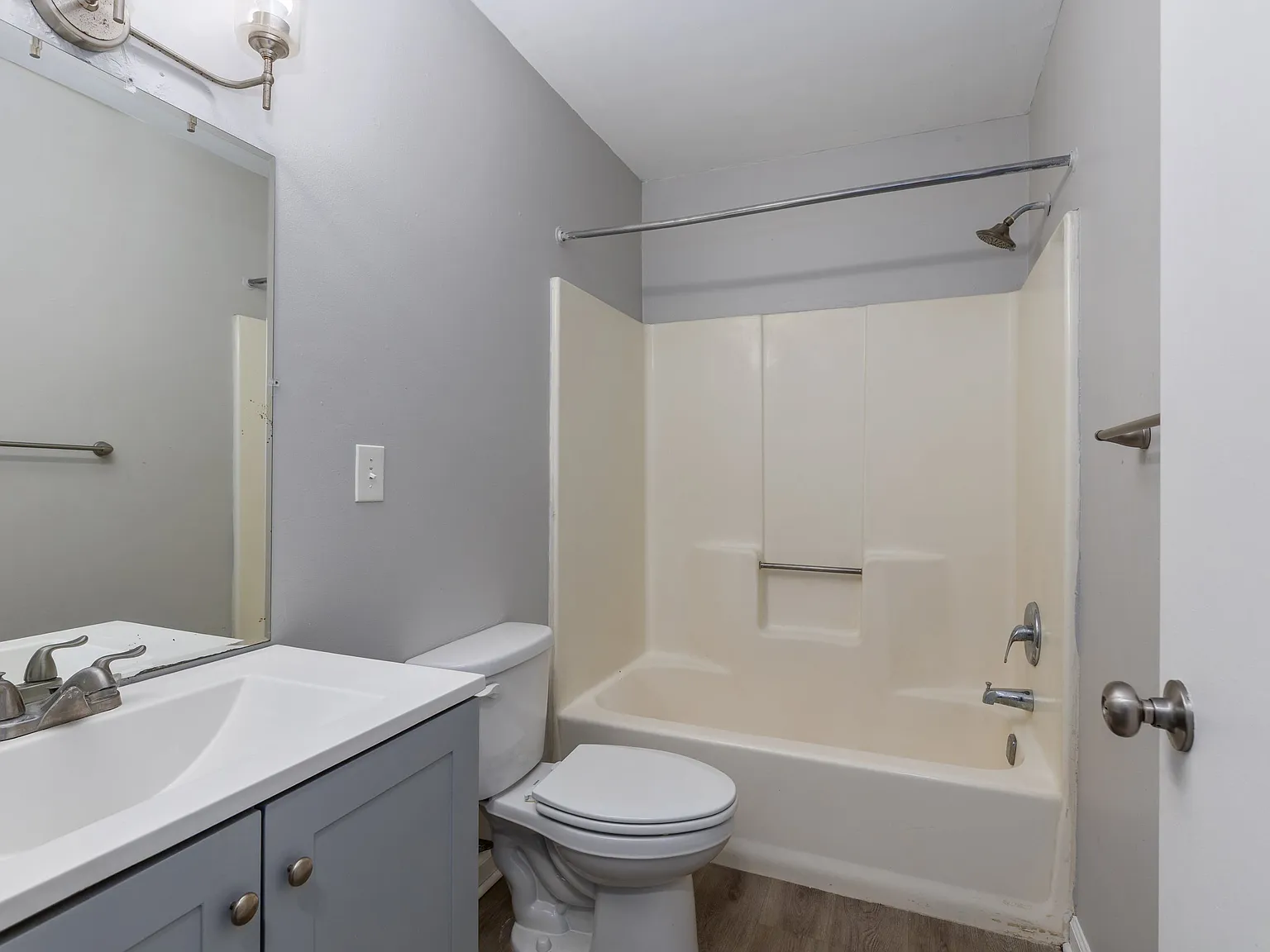 2 bed, 900 sqft, $1,250 — Photo 2