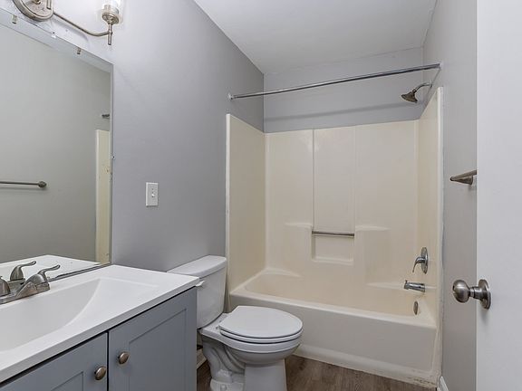 2nd image of 118 S Clarendon St APT 2