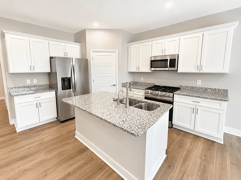 7141 Magnolia Crk #201 — Photo 2