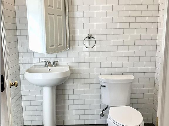 4th image of 260 Warren St APT 1