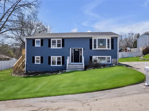 32-34 Buchanan St, Johnston, RI 02919