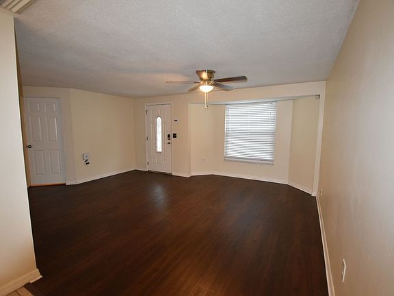 2nd image of 4104 Linwood St