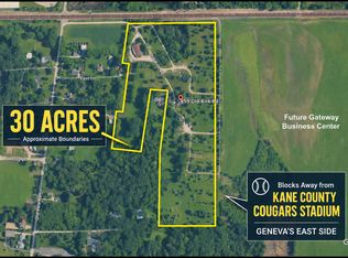 859 Old Kirk Rd, Geneva, IL 60134
