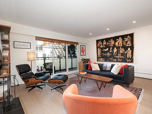 5th image of 2255 York Ave #212