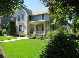 339 4th St, Baraboo, WI 53913