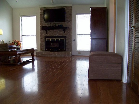 3rd image of 108 Mistywood Cir