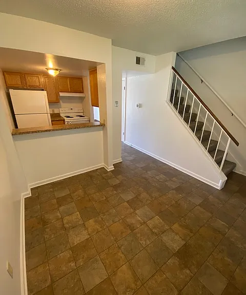 816 West St #8 — Photo 4