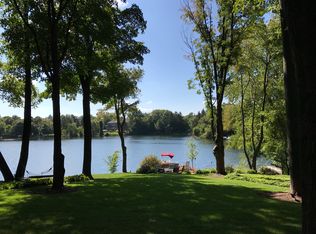 10 Birch Lakes Dr, Hawthorn Woods, IL 60047