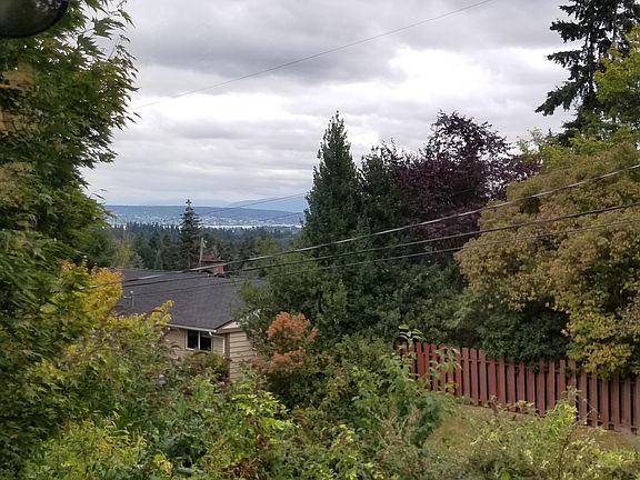 peek-a-boo view of lake washington