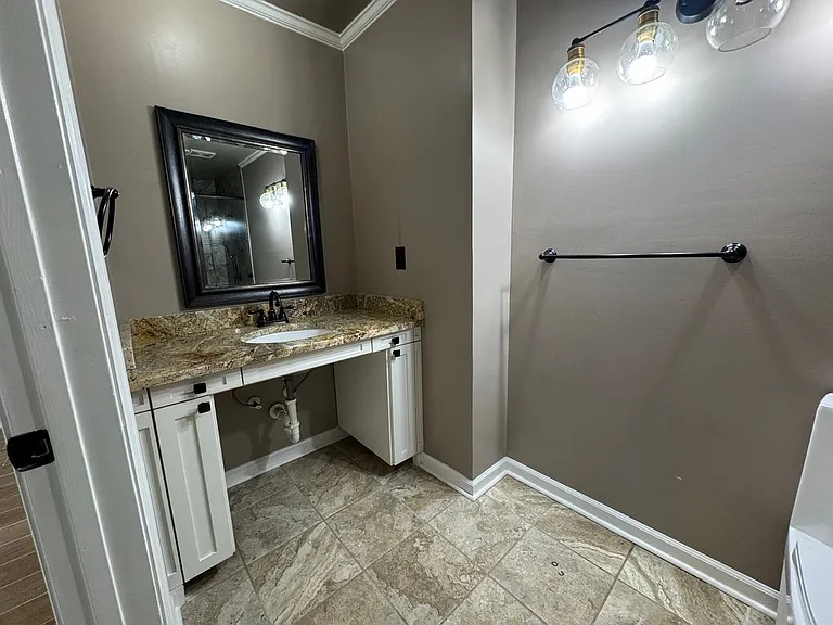 500 Castle Ridge Dr — Photo 12