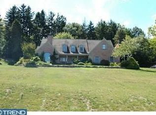 2 Seven Springs Dr, Shillington, PA 19607