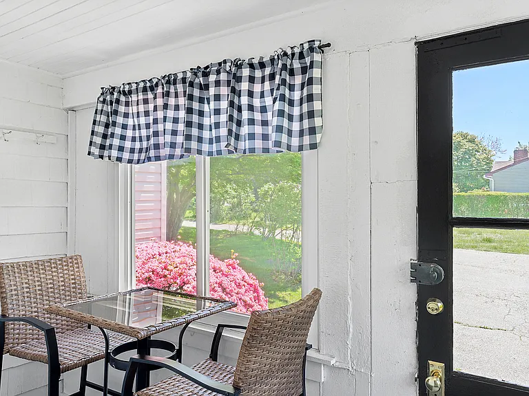 37 N Bishops Ln — Photo 13